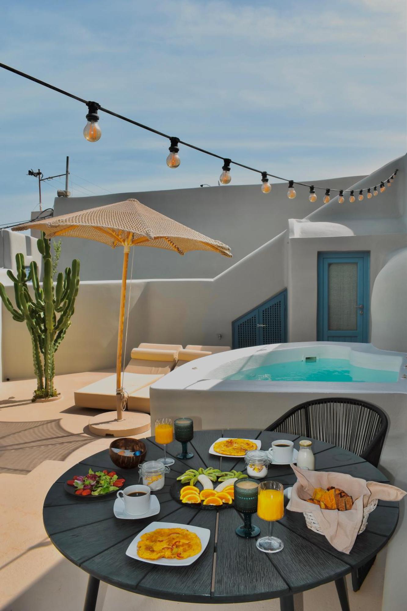 Luna Santorini Suites Pyrgos Kallistis Exterior photo